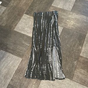 Green/white skirt